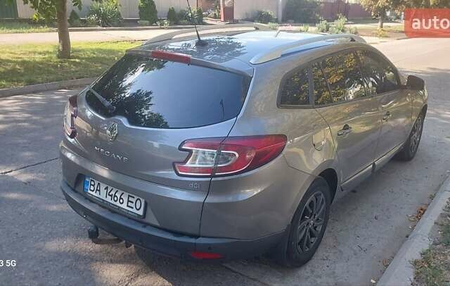 Серый Рено Меган, объемом двигателя 1.5 л и пробегом 344 тыс. км за 7950 $, фото 4 на Automoto.ua