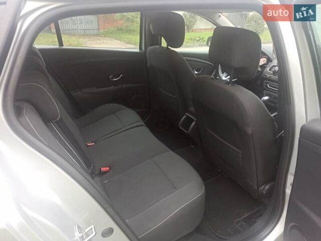 Серый Рено Меган, объемом двигателя 1.5 л и пробегом 250 тыс. км за 7300 $, фото 11 на Automoto.ua