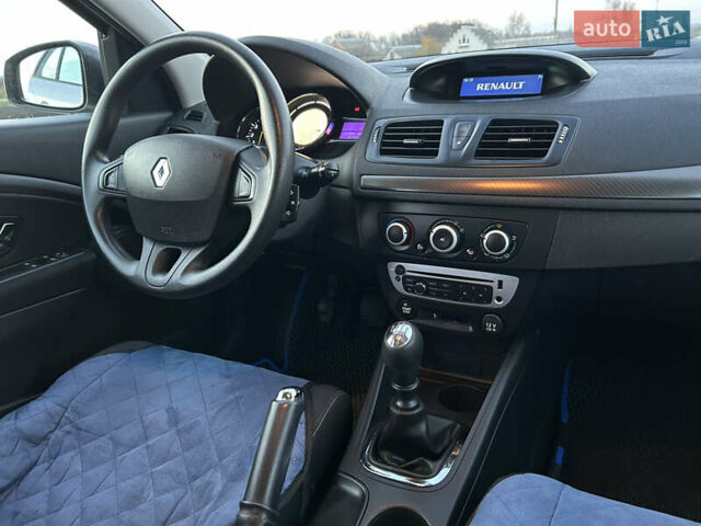 Серый Рено Меган, объемом двигателя 1.46 л и пробегом 250 тыс. км за 7500 $, фото 17 на Automoto.ua