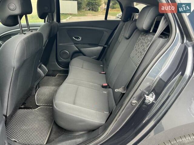 Серый Рено Меган, объемом двигателя 1.5 л и пробегом 270 тыс. км за 7500 $, фото 31 на Automoto.ua