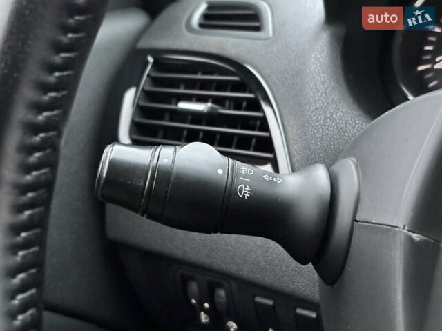 Серый Рено Меган, объемом двигателя 1.5 л и пробегом 264 тыс. км за 7950 $, фото 34 на Automoto.ua