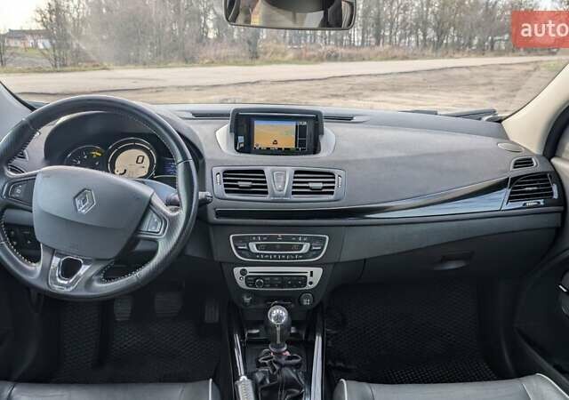 Серый Рено Меган, объемом двигателя 1.46 л и пробегом 239 тыс. км за 8700 $, фото 11 на Automoto.ua