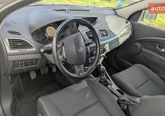 Серый Рено Меган, объемом двигателя 1.5 л и пробегом 247 тыс. км за 8200 $, фото 3 на Automoto.ua