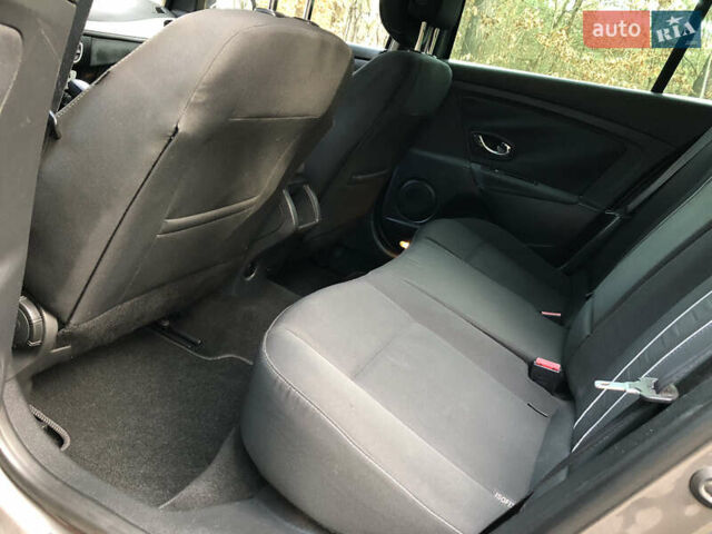 Серый Рено Меган, объемом двигателя 1.5 л и пробегом 251 тыс. км за 8450 $, фото 42 на Automoto.ua