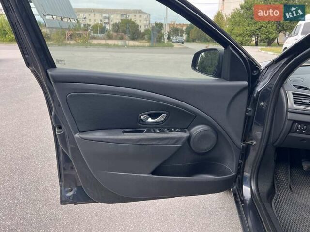 Серый Рено Меган, объемом двигателя 1.5 л и пробегом 270 тыс. км за 7500 $, фото 13 на Automoto.ua