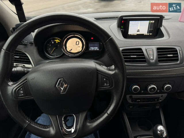 Серый Рено Меган, объемом двигателя 1.46 л и пробегом 250 тыс. км за 7300 $, фото 17 на Automoto.ua