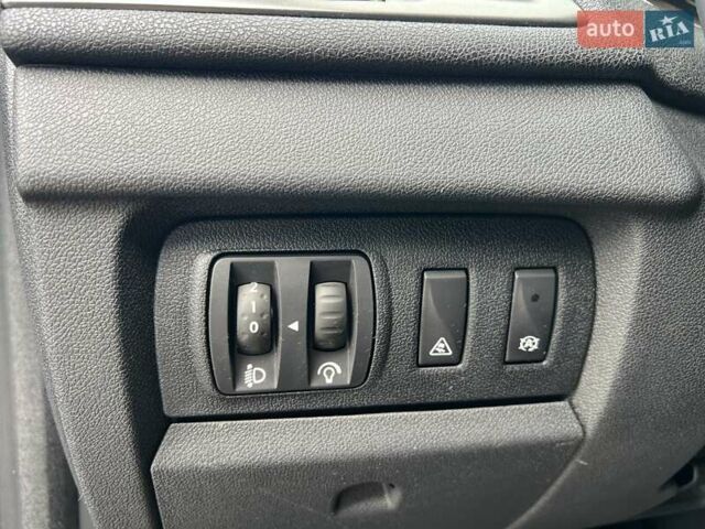 Серый Рено Меган, объемом двигателя 1.5 л и пробегом 270 тыс. км за 7500 $, фото 20 на Automoto.ua