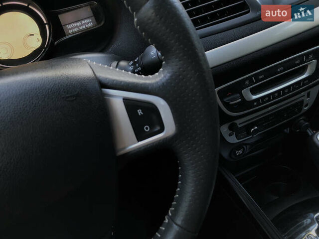 Серый Рено Меган, объемом двигателя 1.5 л и пробегом 256 тыс. км за 8350 $, фото 71 на Automoto.ua