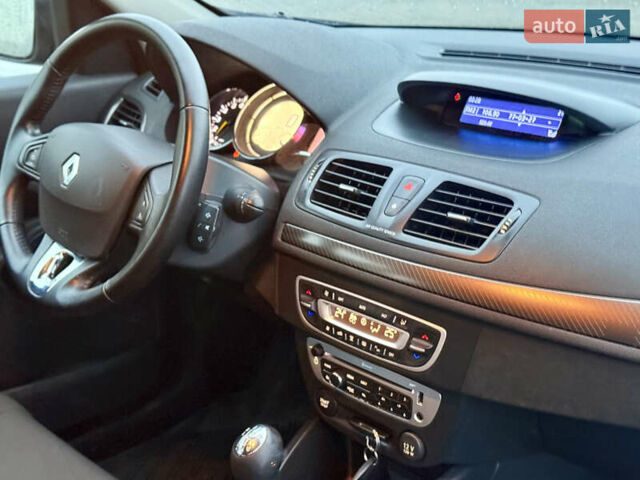 Сірий Рено Меган, об'ємом двигуна 1.6 л та пробігом 243 тис. км за 7499 $, фото 42 на Automoto.ua