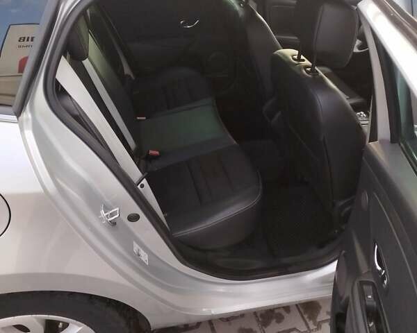 Сірий Рено Меган, об'ємом двигуна 1.2 л та пробігом 240 тис. км за 8400 $, фото 2 на Automoto.ua