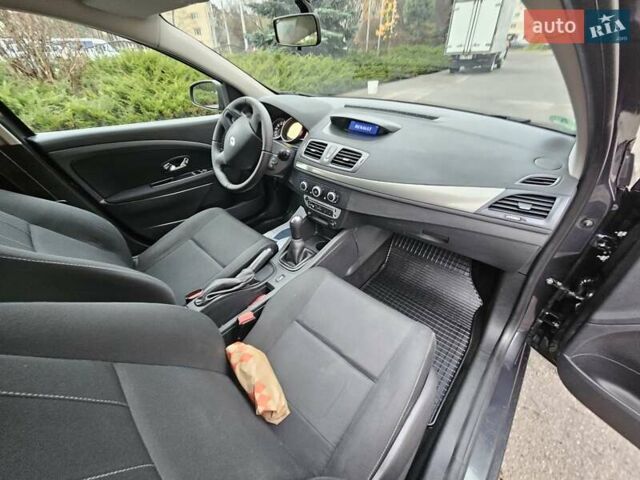 Серый Рено Меган, объемом двигателя 1.6 л и пробегом 173 тыс. км за 7450 $, фото 67 на Automoto.ua