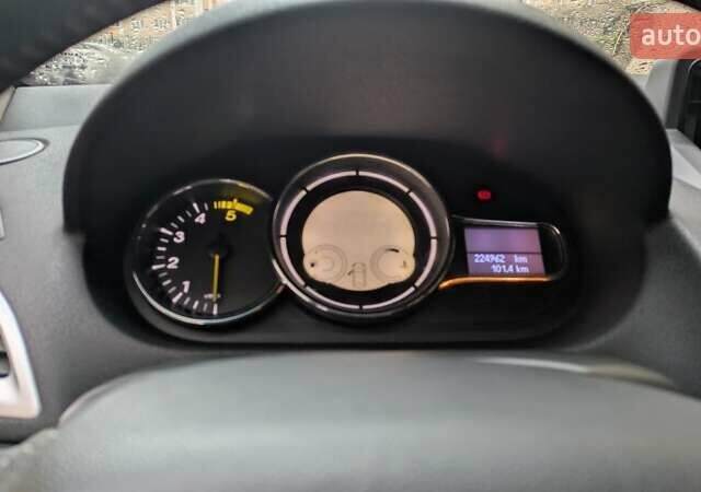Серый Рено Меган, объемом двигателя 1.46 л и пробегом 225 тыс. км за 8500 $, фото 6 на Automoto.ua
