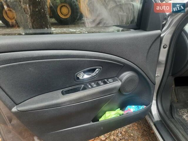 Серый Рено Меган, объемом двигателя 1.5 л и пробегом 225 тыс. км за 9100 $, фото 23 на Automoto.ua