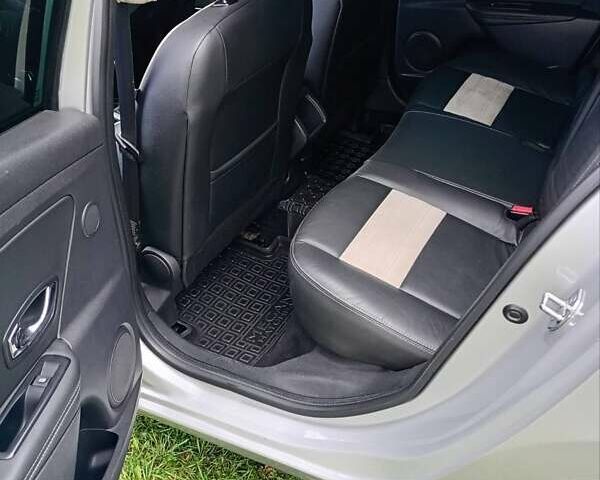 Серый Рено Меган, объемом двигателя 1.46 л и пробегом 230 тыс. км за 8400 $, фото 9 на Automoto.ua