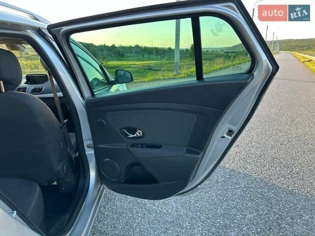 Рено Меган 2013 в Виннице на Automoto.ua Серый Рено Меган, объемом двигателя 1.46 л и пробегом 270 тыс. км за 7800 $, фото 20 на Automoto.ua
