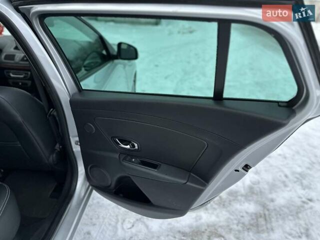 Сірий Рено Меган, об'ємом двигуна 1.5 л та пробігом 260 тис. км за 8900 $, фото 44 на Automoto.ua
