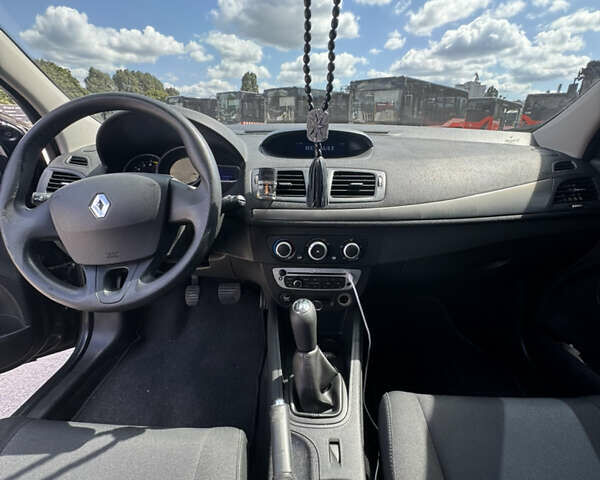 Сірий Рено Меган, об'ємом двигуна 1.6 л та пробігом 170 тис. км за 8300 $, фото 7 на Automoto.ua