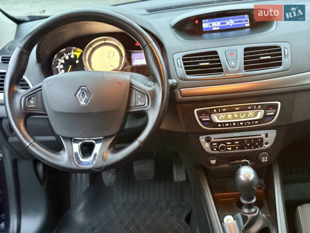 Сірий Рено Меган, об'ємом двигуна 1.6 л та пробігом 243 тис. км за 7499 $, фото 30 на Automoto.ua