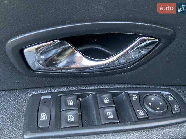 Серый Рено Меган, объемом двигателя 1.5 л и пробегом 194 тыс. км за 8850 $, фото 100 на Automoto.ua