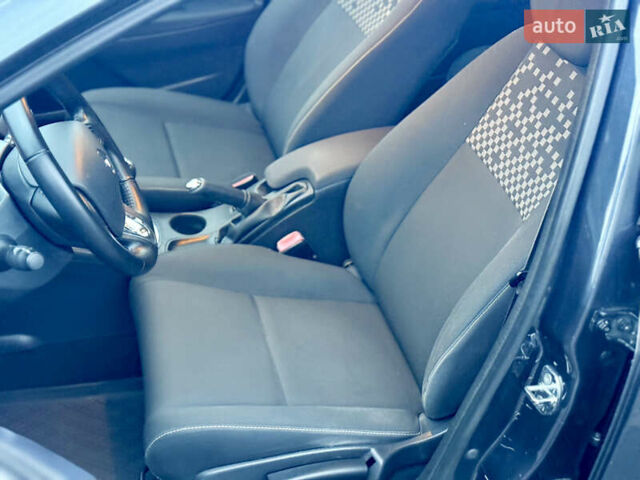 Сірий Рено Меган, об'ємом двигуна 1.6 л та пробігом 243 тис. км за 7499 $, фото 29 на Automoto.ua