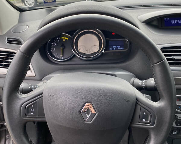 Серый Рено Меган, объемом двигателя 1.46 л и пробегом 183 тыс. км за 9300 $, фото 29 на Automoto.ua