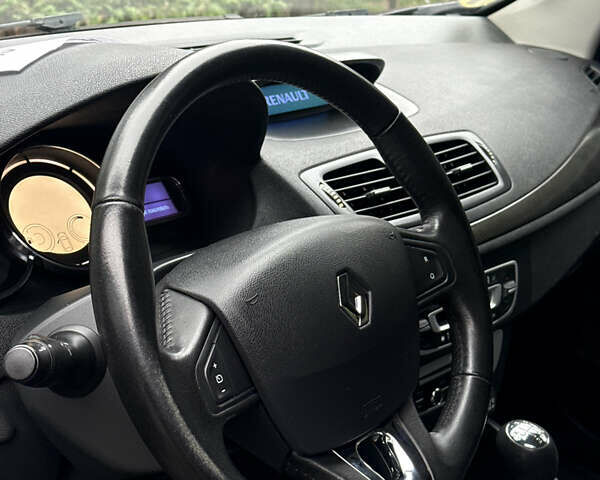 Серый Рено Меган, объемом двигателя 1.5 л и пробегом 224 тыс. км за 7700 $, фото 14 на Automoto.ua