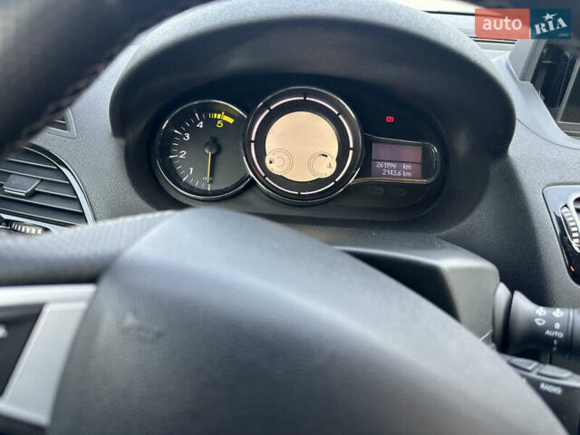 Сірий Рено Меган, об'ємом двигуна 1.6 л та пробігом 262 тис. км за 8200 $, фото 14 на Automoto.ua