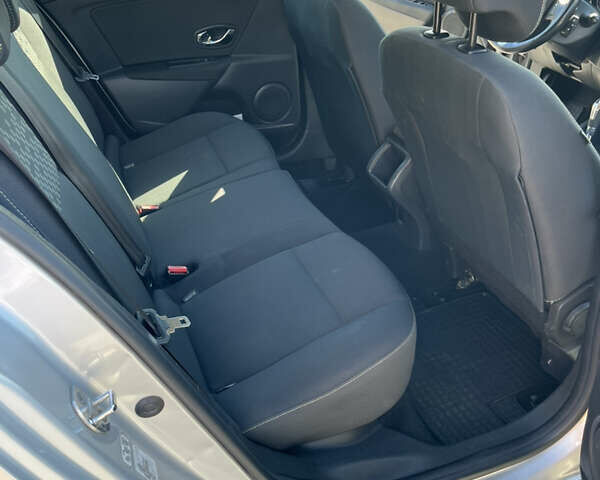 Серый Рено Меган, объемом двигателя 1.46 л и пробегом 230 тыс. км за 8000 $, фото 12 на Automoto.ua