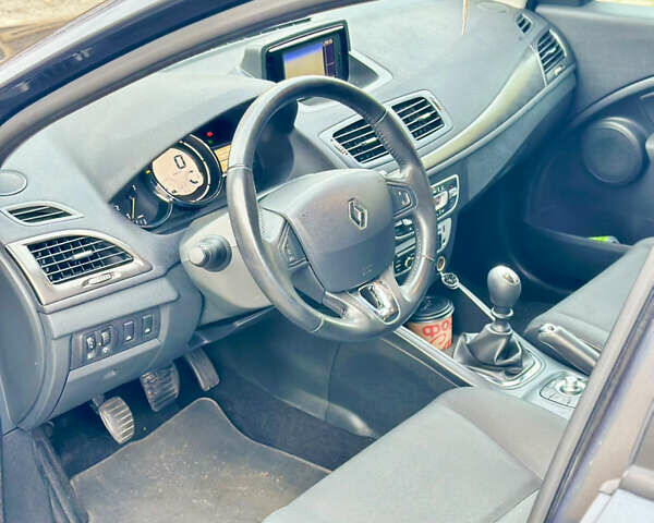 Сірий Рено Меган, об'ємом двигуна 1.5 л та пробігом 255 тис. км за 7700 $, фото 10 на Automoto.ua