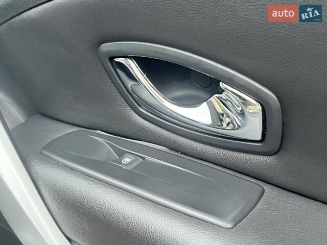 Серый Рено Меган, объемом двигателя 1.46 л и пробегом 230 тыс. км за 7470 $, фото 71 на Automoto.ua