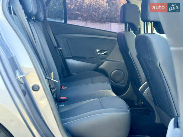 Серый Рено Меган, объемом двигателя 1.5 л и пробегом 243 тыс. км за 7999 $, фото 41 на Automoto.ua