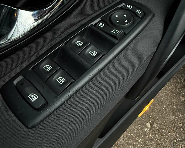 Сірий Рено Меган, об'ємом двигуна 1.46 л та пробігом 215 тис. км за 8899 $, фото 27 на Automoto.ua