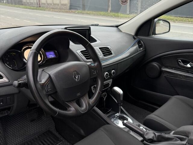 Сірий Рено Меган, об'ємом двигуна 1.5 л та пробігом 270 тис. км за 7100 $, фото 5 на Automoto.ua