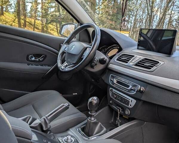 Серый Рено Меган, объемом двигателя 1.5 л и пробегом 242 тыс. км за 8299 $, фото 10 на Automoto.ua