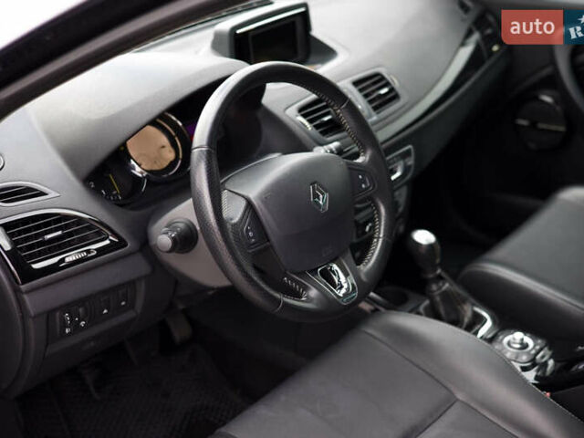 Серый Рено Меган, объемом двигателя 1.46 л и пробегом 313 тыс. км за 8100 $, фото 21 на Automoto.ua