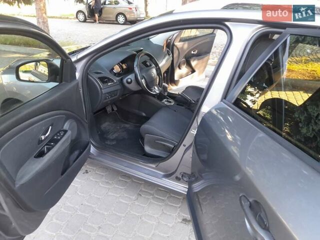 Серый Рено Меган, объемом двигателя 1.5 л и пробегом 242 тыс. км за 7100 $, фото 8 на Automoto.ua