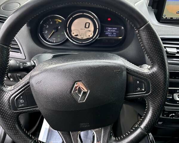 Серый Рено Меган, объемом двигателя 1.5 л и пробегом 247 тыс. км за 8300 $, фото 32 на Automoto.ua