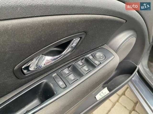 Серый Рено Меган, объемом двигателя 1.46 л и пробегом 281 тыс. км за 7800 $, фото 9 на Automoto.ua