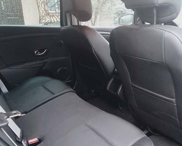 Сірий Рено Меган, об'ємом двигуна 1.5 л та пробігом 287 тис. км за 7499 $, фото 2 на Automoto.ua