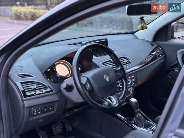 Серый Рено Меган, объемом двигателя 1.5 л и пробегом 264 тыс. км за 7600 $, фото 12 на Automoto.ua