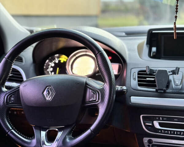 Серый Рено Меган, объемом двигателя 1.46 л и пробегом 228 тыс. км за 9200 $, фото 22 на Automoto.ua