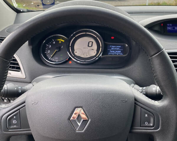 Серый Рено Меган, объемом двигателя 1.46 л и пробегом 183 тыс. км за 9300 $, фото 32 на Automoto.ua