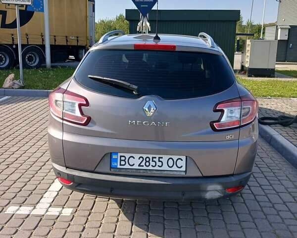 Серый Рено Меган, объемом двигателя 1.46 л и пробегом 205 тыс. км за 8000 $, фото 3 на Automoto.ua