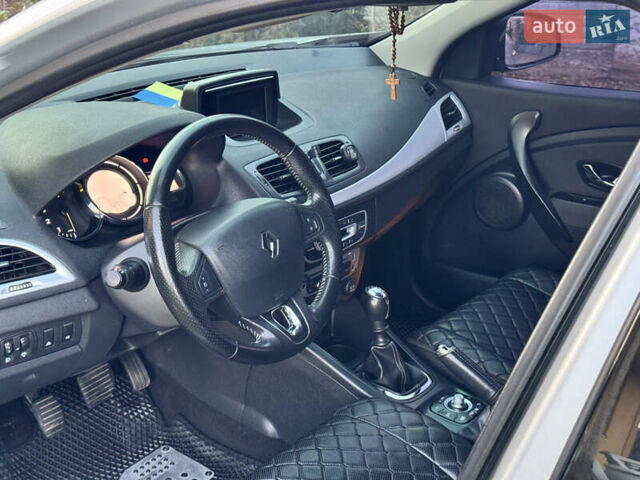 Серый Рено Меган, объемом двигателя 1.46 л и пробегом 228 тыс. км за 9200 $, фото 30 на Automoto.ua