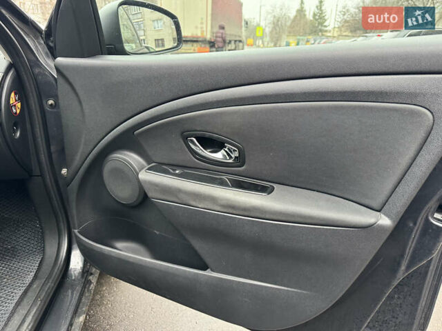 Серый Рено Меган, объемом двигателя 1.46 л и пробегом 250 тыс. км за 7300 $, фото 27 на Automoto.ua
