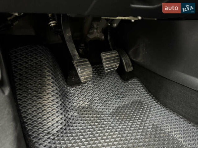 Серый Рено Меган, объемом двигателя 1.46 л и пробегом 250 тыс. км за 7300 $, фото 31 на Automoto.ua