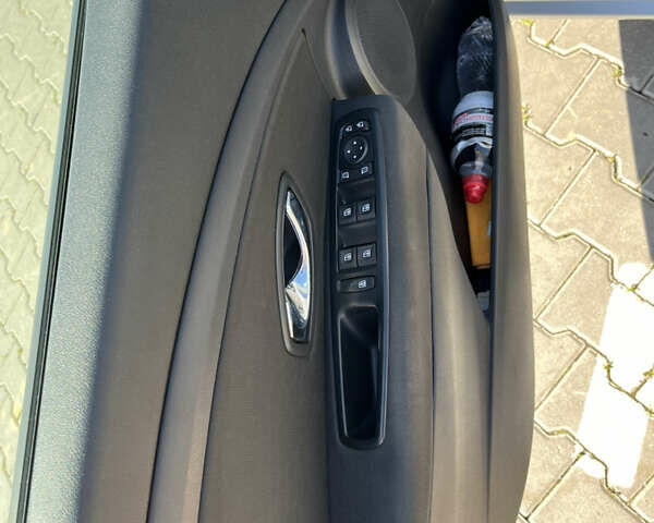 Серый Рено Меган, объемом двигателя 1.46 л и пробегом 230 тыс. км за 8000 $, фото 6 на Automoto.ua