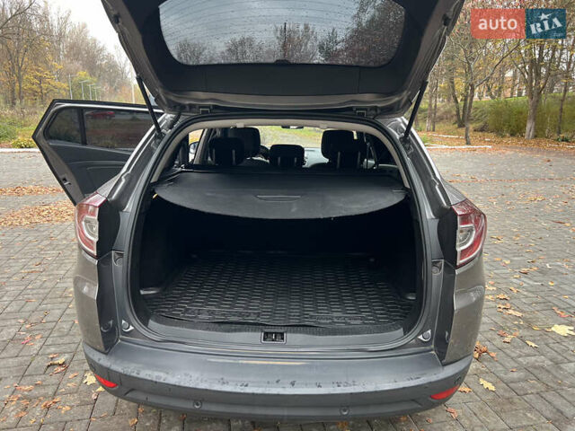 Рено Меган 2013 в Самборе на Automoto.ua Серый Рено Меган, объемом двигателя 1.46 л и пробегом 273 тыс. км за 7450 $, фото 17 на Automoto.ua