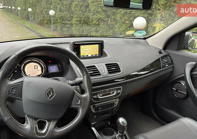 Серый Рено Меган, объемом двигателя 1.5 л и пробегом 222 тыс. км за 9999 $, фото 16 на Automoto.ua