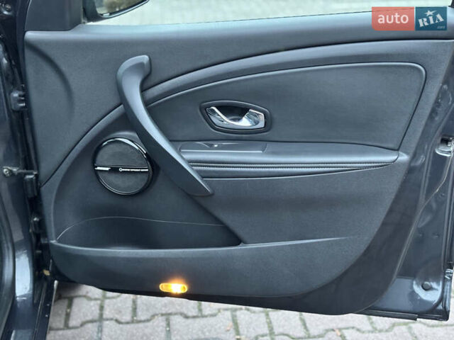 Серый Рено Меган, объемом двигателя 1.5 л и пробегом 264 тыс. км за 7600 $, фото 19 на Automoto.ua